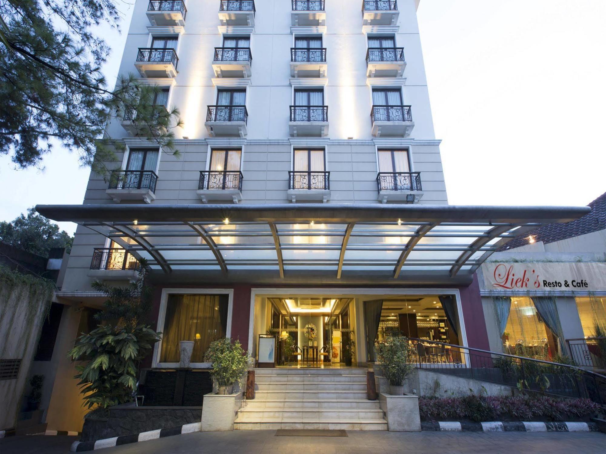 Asmila Boutique Hotel Bandung Exterior photo