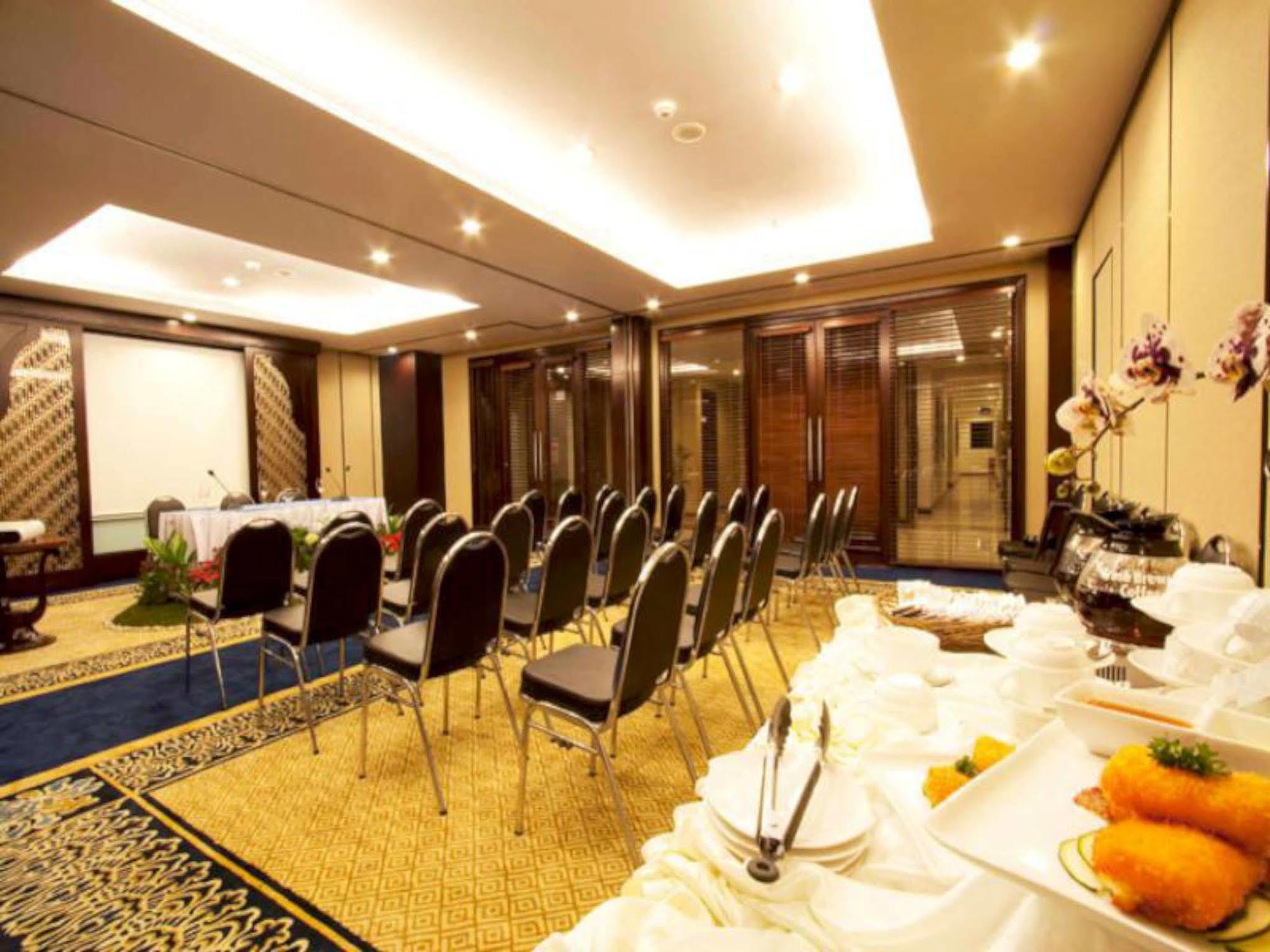 Asmila Boutique Hotel Bandung Exterior photo