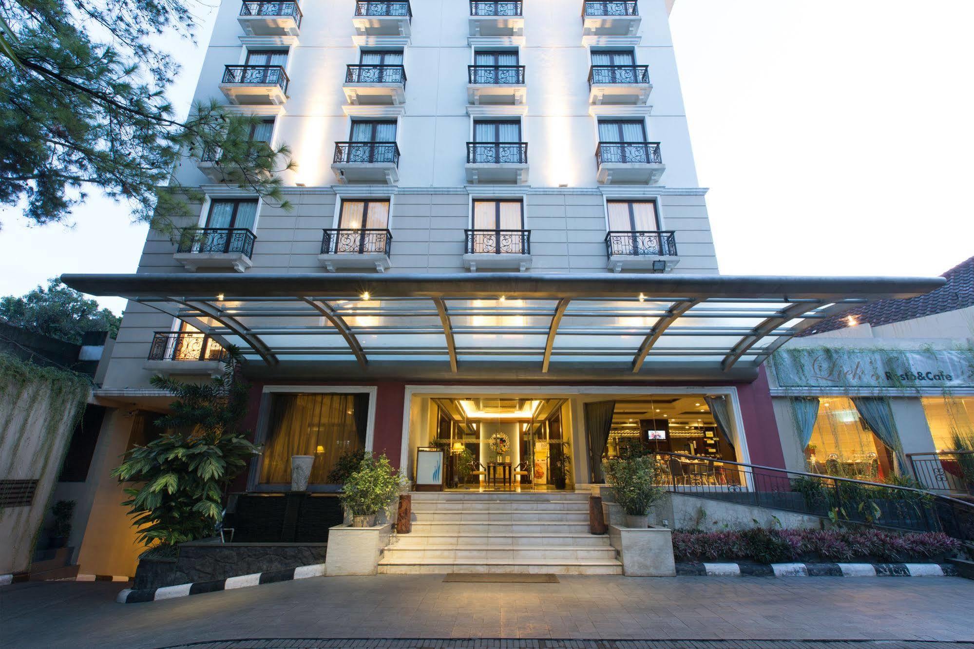 Asmila Boutique Hotel Bandung Exterior photo