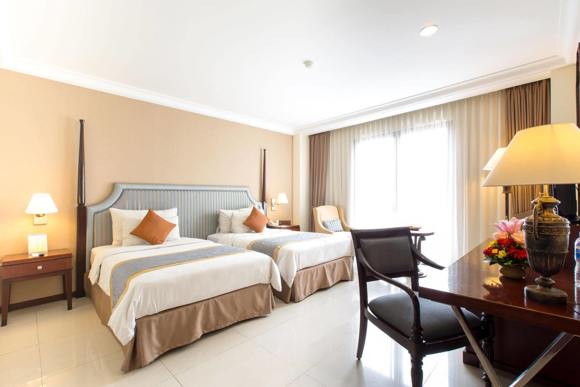 Asmila Boutique Hotel Bandung Exterior photo