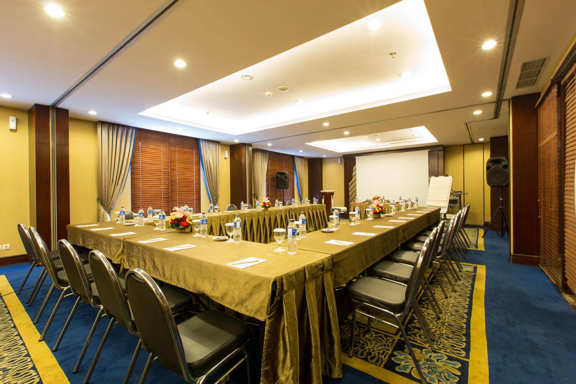 Asmila Boutique Hotel Bandung Exterior photo